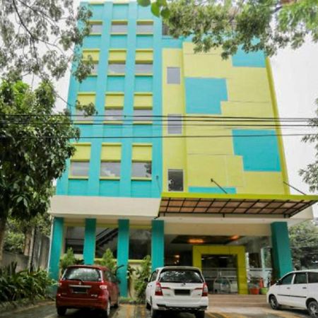 נקסר Reddoorz Plus Near Pantai Losari מראה חיצוני תמונה