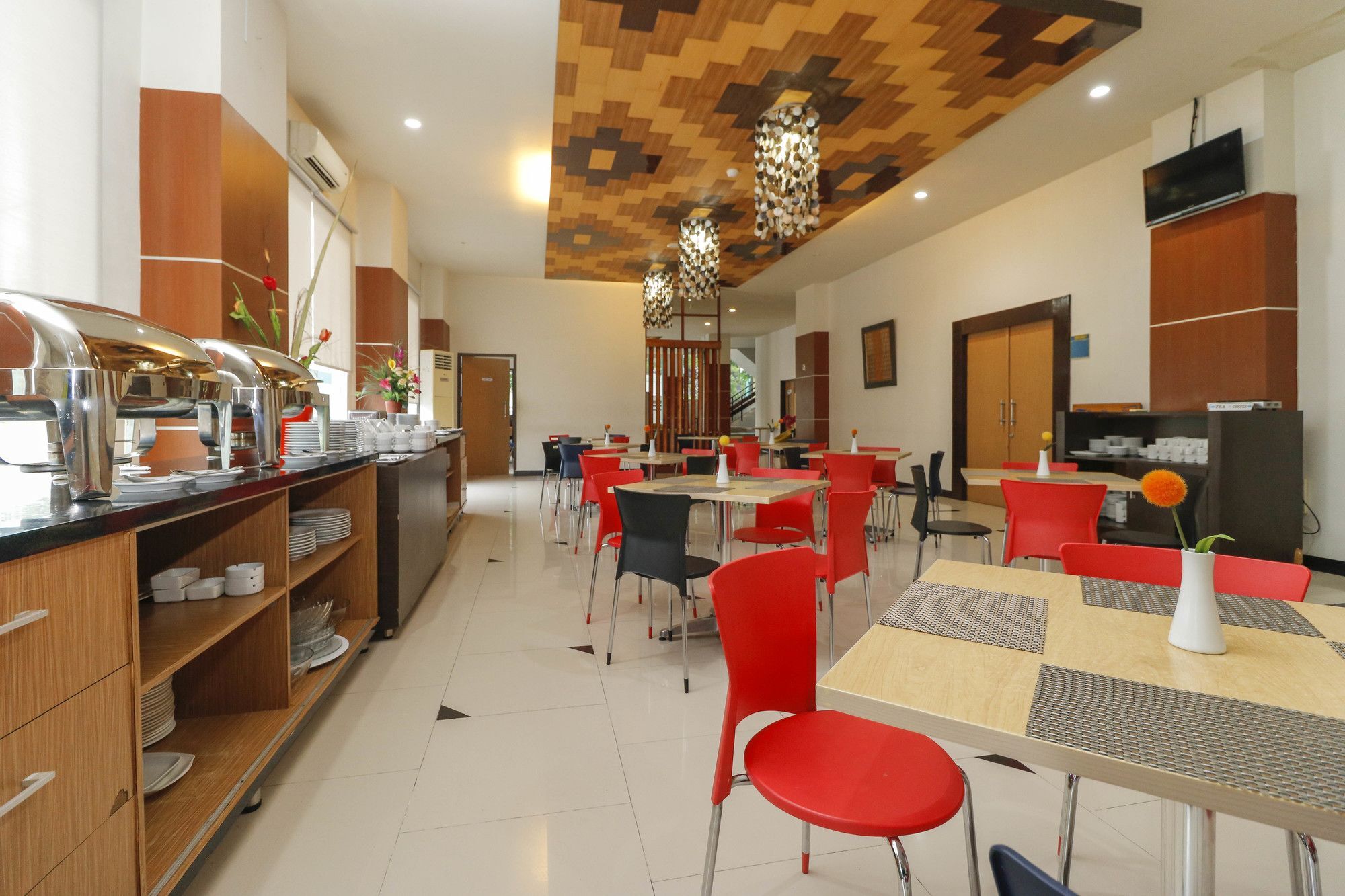 נקסר Reddoorz Plus Near Pantai Losari מראה חיצוני תמונה