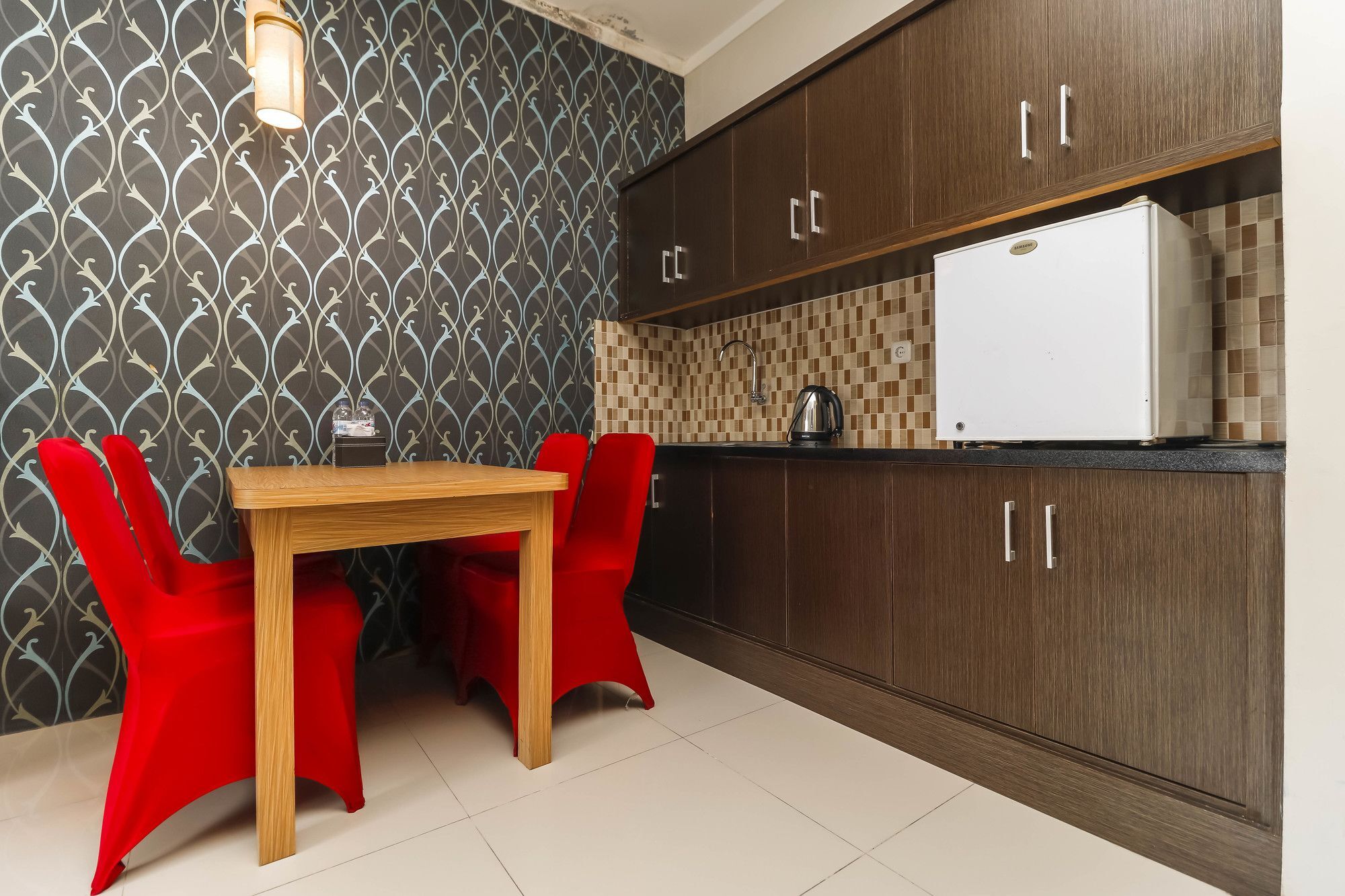 נקסר Reddoorz Plus Near Pantai Losari מראה חיצוני תמונה