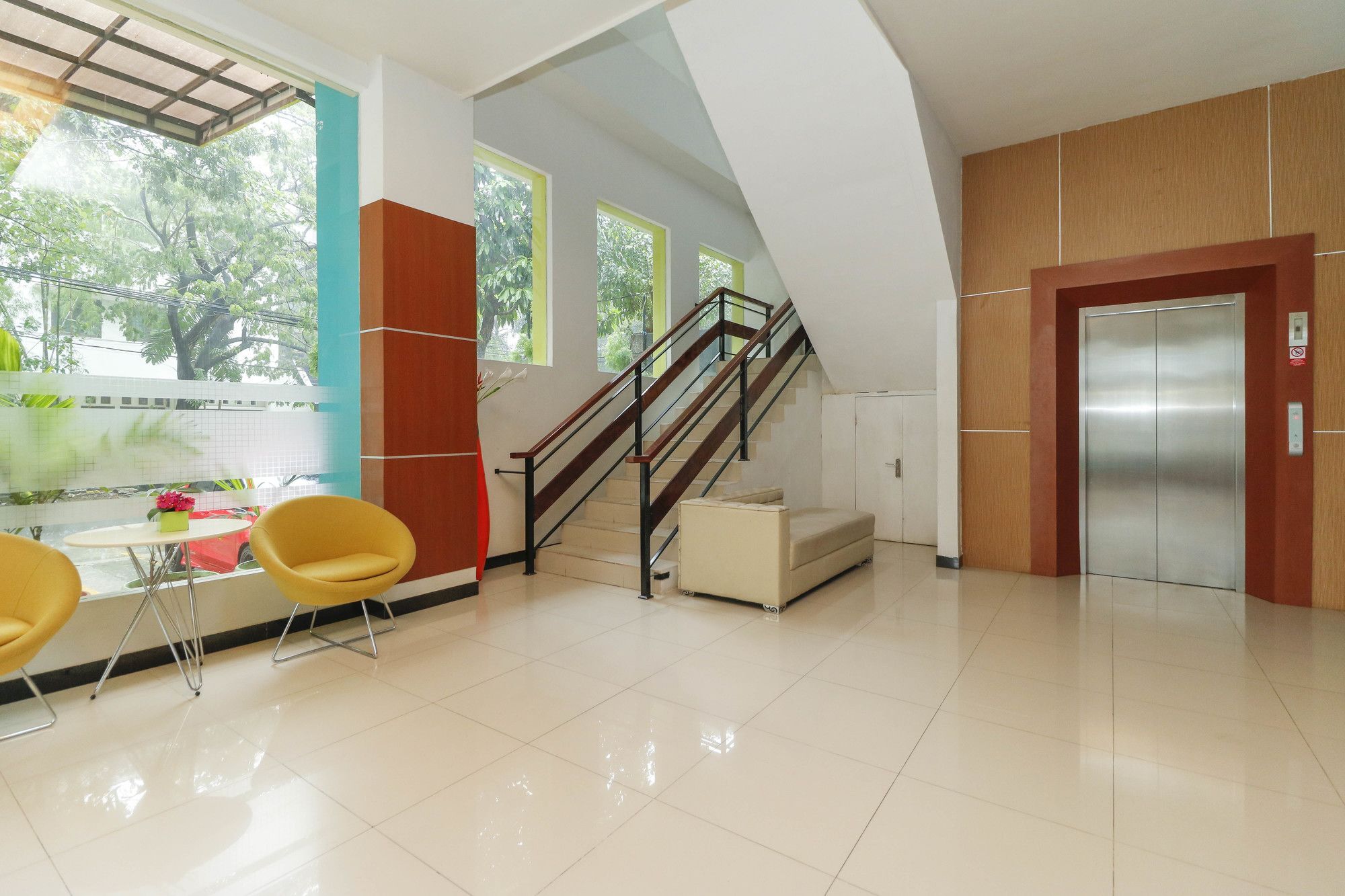 נקסר Reddoorz Plus Near Pantai Losari מראה חיצוני תמונה