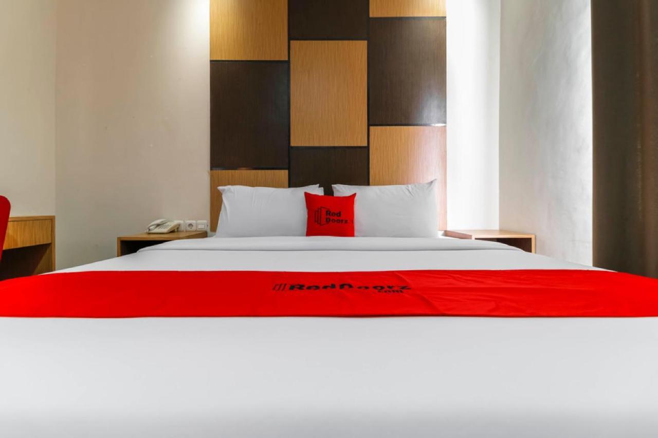 נקסר Reddoorz Plus Near Pantai Losari מראה חיצוני תמונה