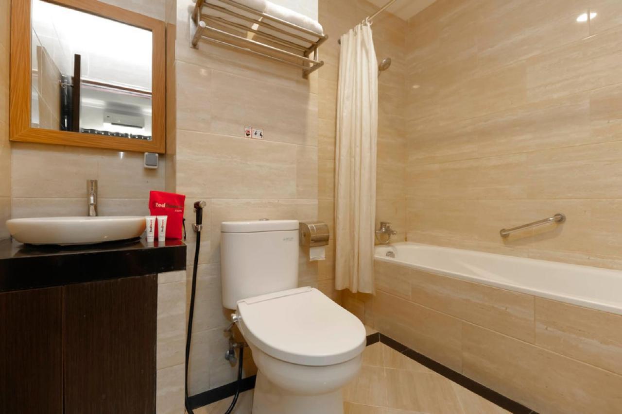 נקסר Reddoorz Plus Near Pantai Losari מראה חיצוני תמונה